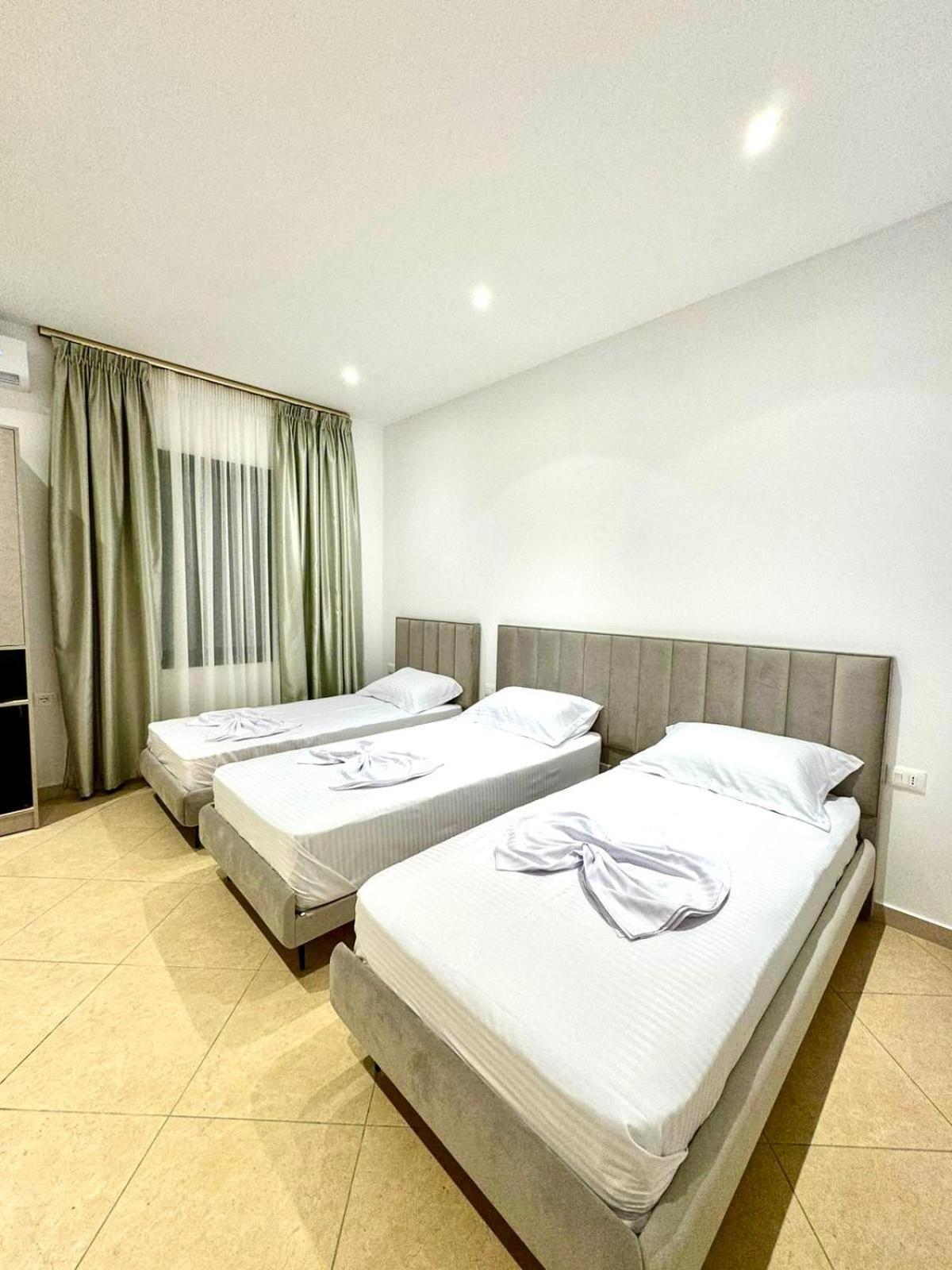 Hotel Balili Вльора Екстер'єр фото