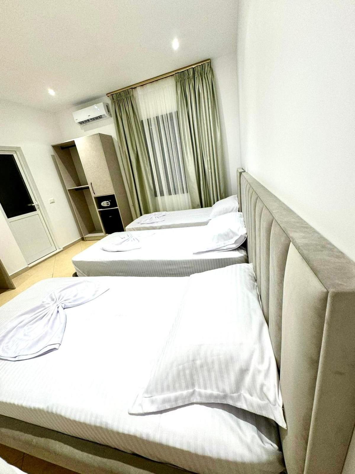 Hotel Balili Вльора Екстер'єр фото