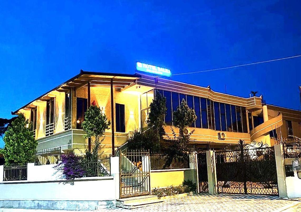 Hotel Balili Вльора Екстер'єр фото