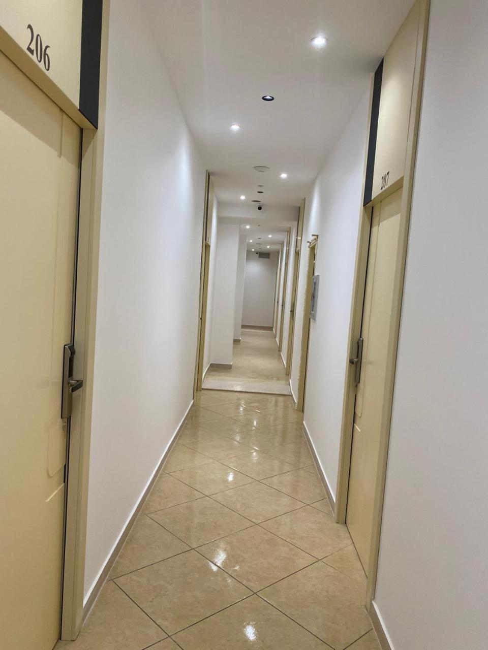 Hotel Balili Вльора Екстер'єр фото