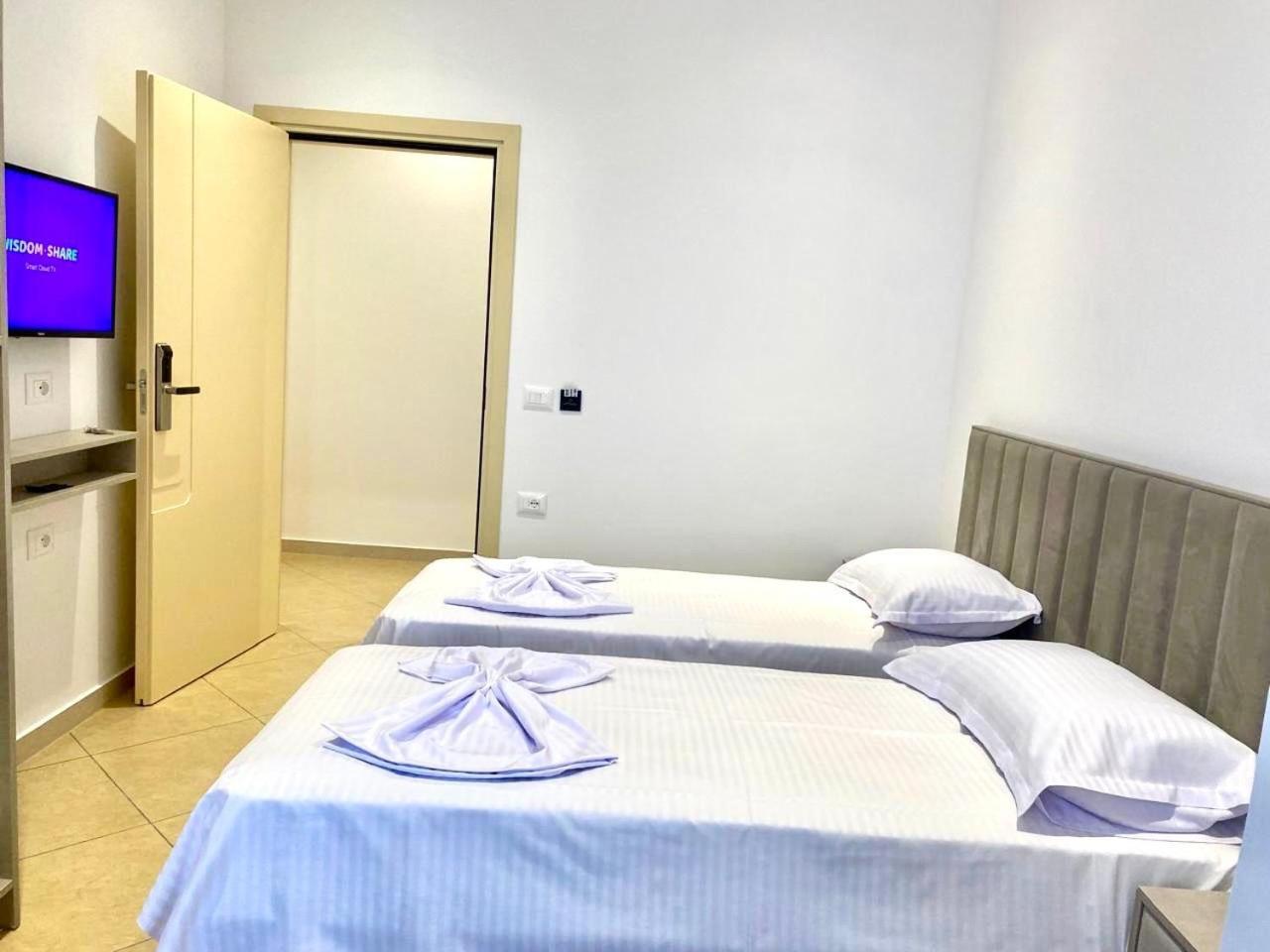 Hotel Balili Вльора Екстер'єр фото