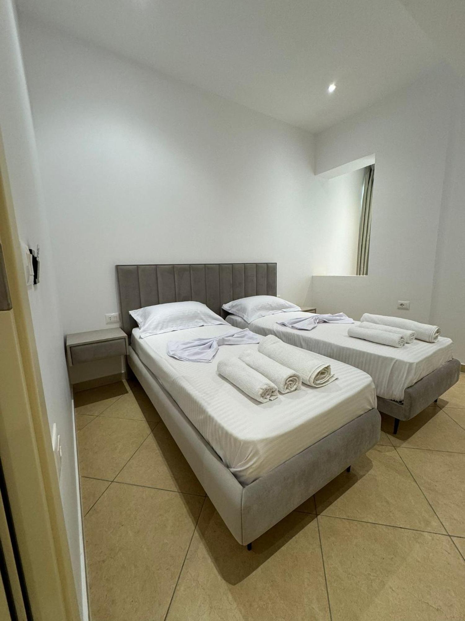 Hotel Balili Вльора Екстер'єр фото