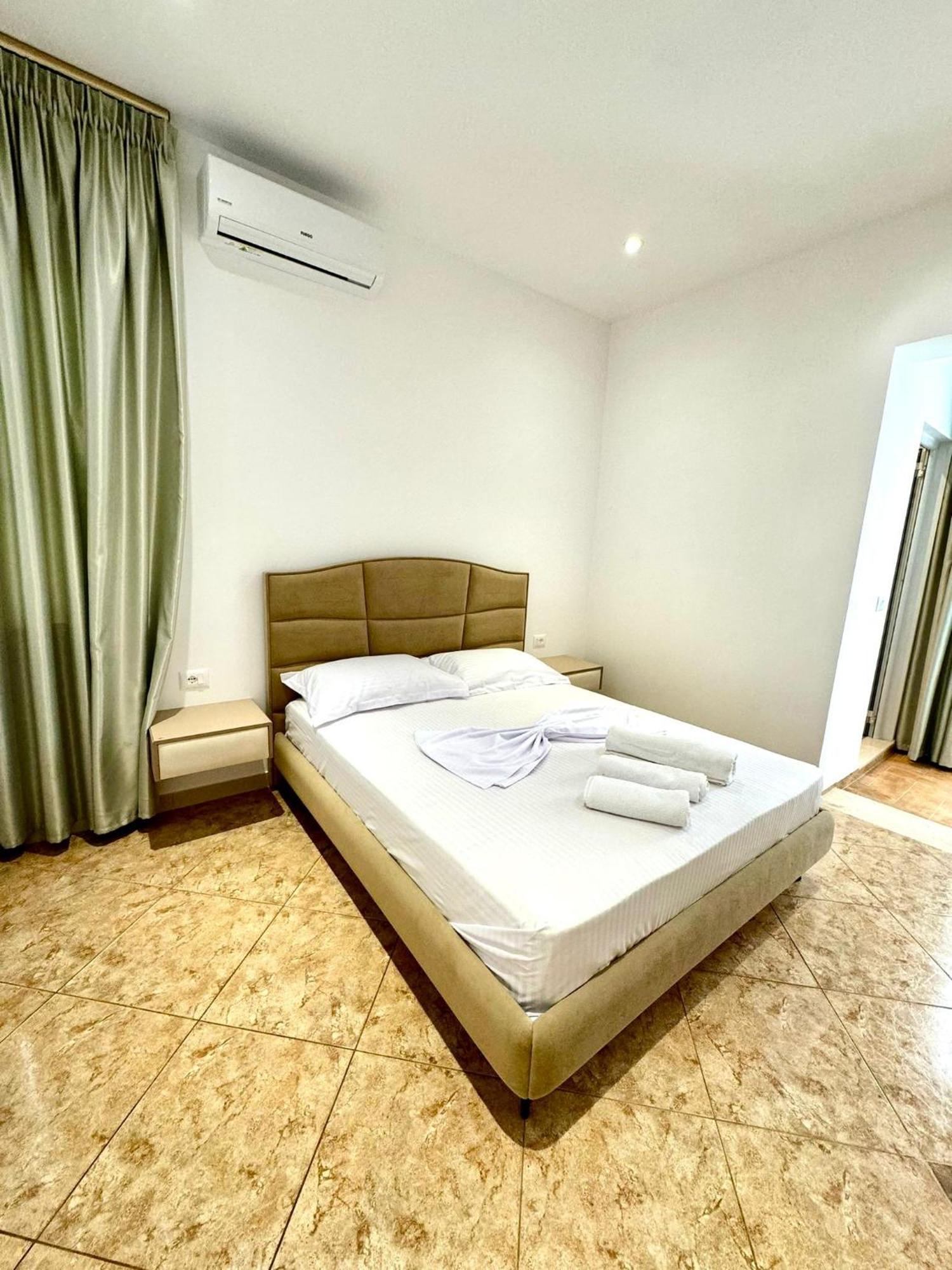 Hotel Balili Вльора Екстер'єр фото