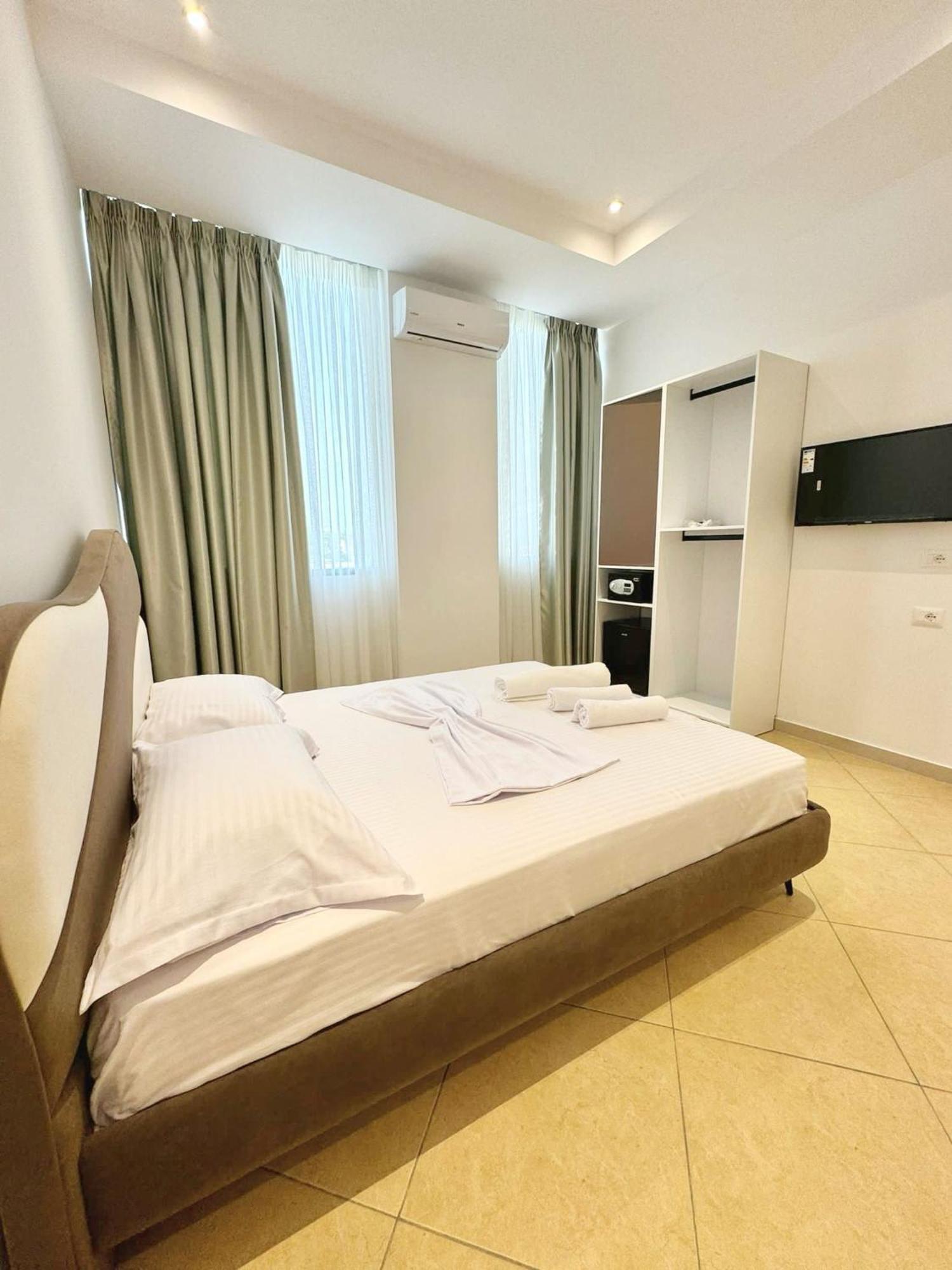 Hotel Balili Вльора Екстер'єр фото